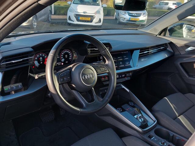 Audi A3 Limousine 35 TFSI 150pk Business Edition | Origineel NL | Apple Carplay+Android Auto | Clima | Cruise | Led Koplampen | Pdc | Rijstrook+Licht+Regensensor | 17''lm