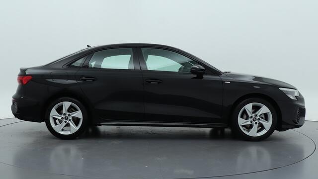 Audi A3 Limousine 30 TFSI S edition | 17" LMV | Adaptive cruise | Navigatie | Carplay |