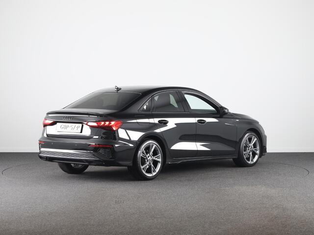 Audi A3 Limousine 30 TFSI S edition 110 pk S-tronic | Verlengde garantie | Navigatie | Parkeersensoren achter | Adaptieve cruise control | S-Line |