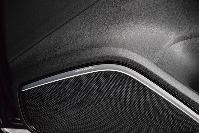 Audi A3 Limousine 35 TFSI 150pk S-Tronic CoD 2x S-Line B&O Trekhaak Virtual Cockpit Stoelverwarming Navigatie