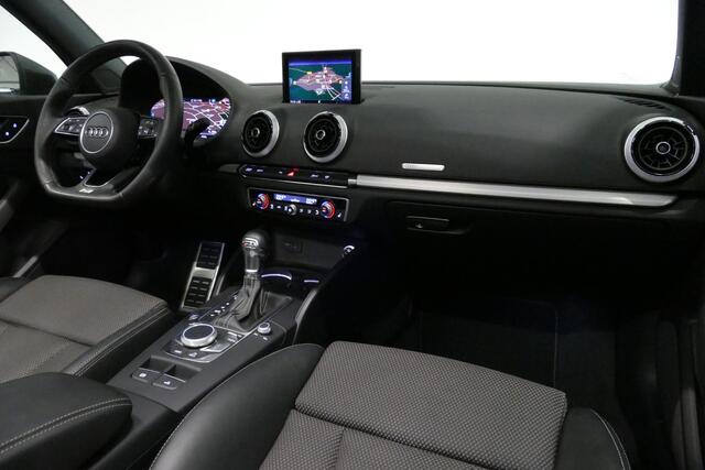 Audi A3 Cabriolet 1.5 TFSI Sport S Line / S Line ex- & interieur / Stoelverwarming / Apple Carplay - Andriod Auto / Cruise Control / Virtual Cockpit / Dynamische achterlichten / Navigatie / Keyless / PDC / 18'' LMV / Audi Drive Select / Licht- & regensensor