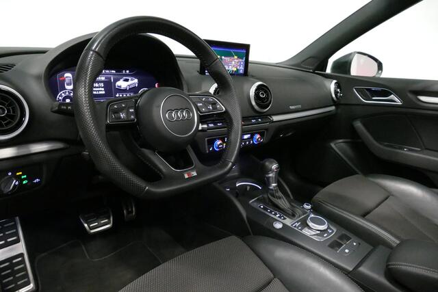 Audi A3 Cabriolet 1.5 TFSI Sport S Line / S Line ex- & interieur / Stoelverwarming / Apple Carplay - Andriod Auto / Cruise Control / Virtual Cockpit / Dynamische achterlichten / Navigatie / Keyless / PDC / 18'' LMV / Audi Drive Select / Licht- & regensensor