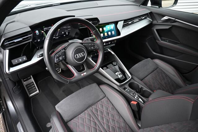 Audi A3 Limousine 35 TFSI S-Line Black edition RS | Pano | Apple-Carplay | Virtual