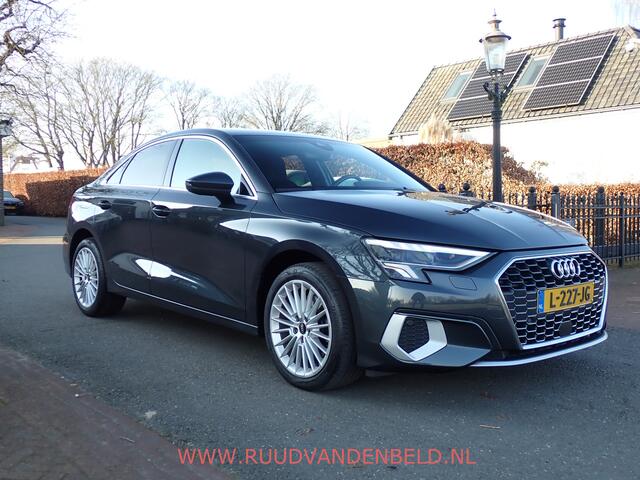 Audi A3 Limousine 30TFSI ACC/SPORTSTOEL/TREKHAAK/FULL-LED/CARPLAY