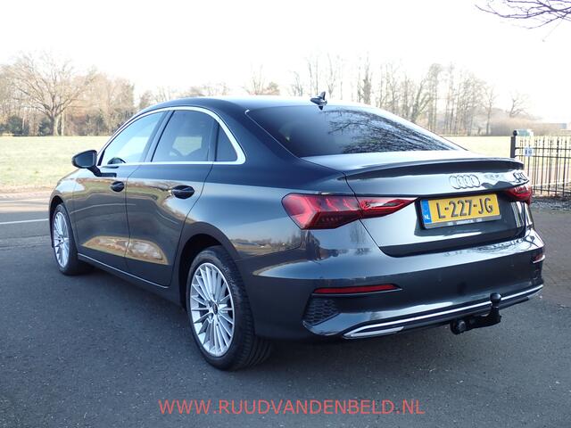 Audi A3 Limousine 30TFSI ACC/SPORTSTOEL/TREKHAAK/FULL-LED/CARPLAY