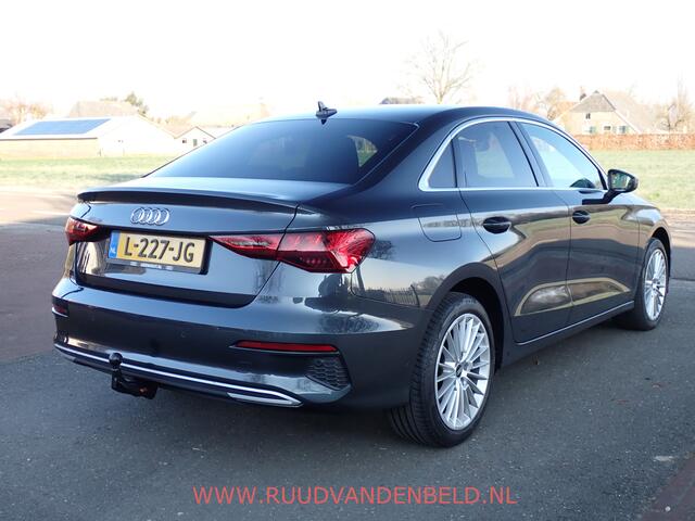 Audi A3 Limousine 30TFSI ACC/SPORTSTOEL/TREKHAAK/FULL-LED/CARPLAY
