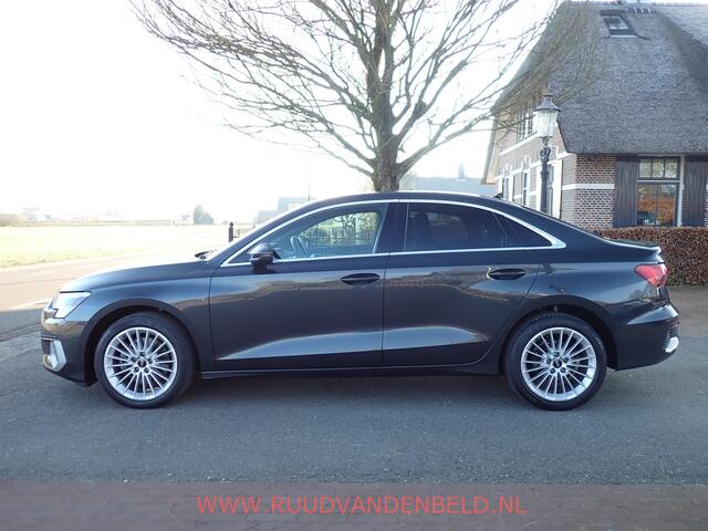 Audi A3 Limousine 30TFSI ACC/SPORTSTOEL/TREKHAAK/FULL-LED/CARPLAY