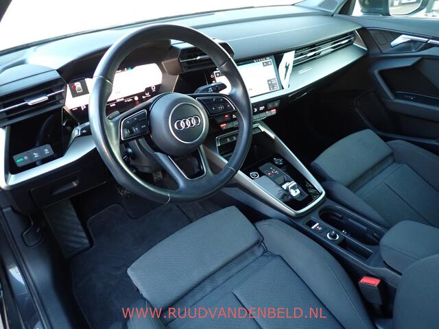 Audi A3 Limousine 30TFSI ACC/SPORTSTOEL/TREKHAAK/FULL-LED/CARPLAY