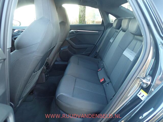 Audi A3 Limousine 30TFSI ACC/SPORTSTOEL/TREKHAAK/FULL-LED/CARPLAY