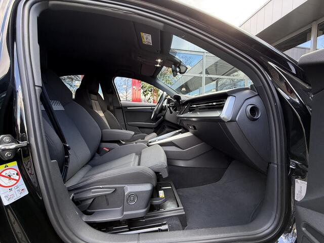 Audi A3 Limousine 35 TFSI 150PK AUT. *!* S-LINE *!* RADAR/ VIRTUAL/ CARPLAY/ 18 INCH/ LED *!*