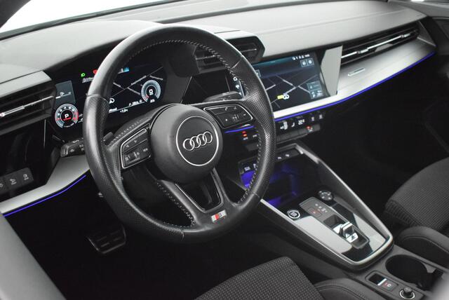 Audi A3 Limousine 35 TFSI 150pk S-Tronic 2x S-Line Black Edition Panoramadak Virtual Cockpit Navigatie
