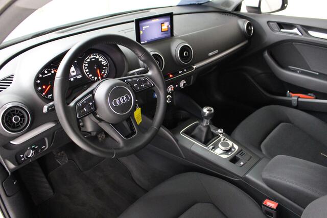 Audi A3 Limousine 35 TFSI CoD Pro Line Navigatie | Lichtmetalen velgen | Cruise Control