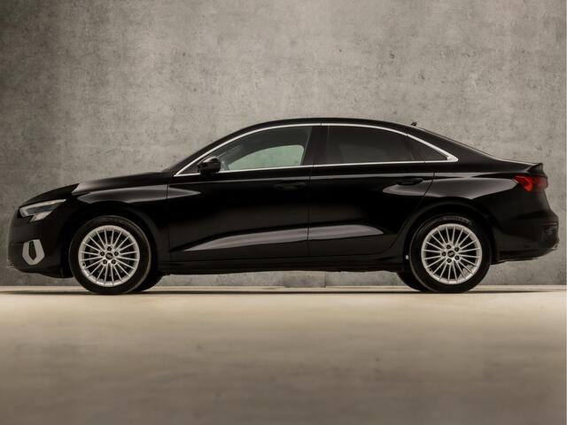 Audi A3 Limousine 30 TFSI Business Sport Automaat (APPLE CARPLAY, GROOT NAVI, CAMERA, GETINT GLAS, DYNAMISCHE KNIPPERLICHTEN, SPORTSTOELEN, FULL LED KOPLAMPEN, CRUISE, NIEUWSTAAT)