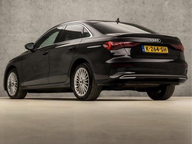 Audi A3 Limousine 30 TFSI Business Sport Automaat (APPLE CARPLAY, GROOT NAVI, CAMERA, GETINT GLAS, DYNAMISCHE KNIPPERLICHTEN, SPORTSTOELEN, FULL LED KOPLAMPEN, CRUISE, NIEUWSTAAT)