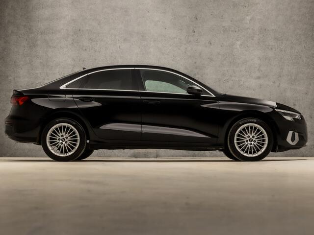 Audi A3 Limousine 30 TFSI Business Sport Automaat (APPLE CARPLAY, GROOT NAVI, CAMERA, GETINT GLAS, DYNAMISCHE KNIPPERLICHTEN, SPORTSTOELEN, FULL LED KOPLAMPEN, CRUISE, NIEUWSTAAT)