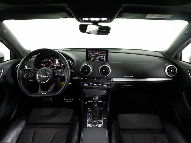 Audi A3 Limousine S-Line 1.5 TFSI 150 PK AUTOMAAT | LED | Panoramadak | Black Optiek | Navigatie |