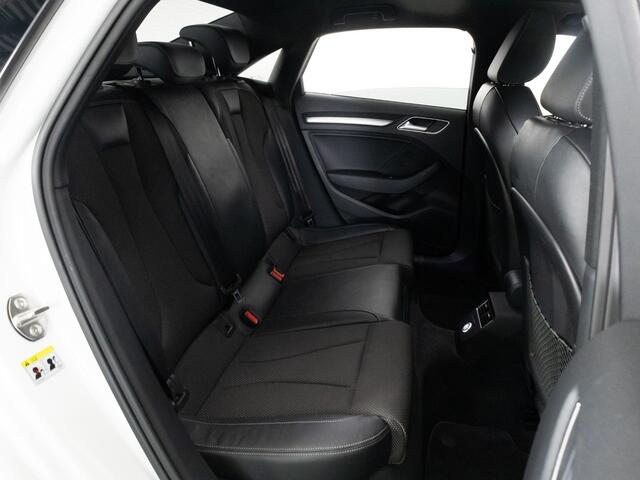 Audi A3 Limousine S-Line 1.5 TFSI 150 PK AUTOMAAT | LED | Panoramadak | Black Optiek | Navigatie |