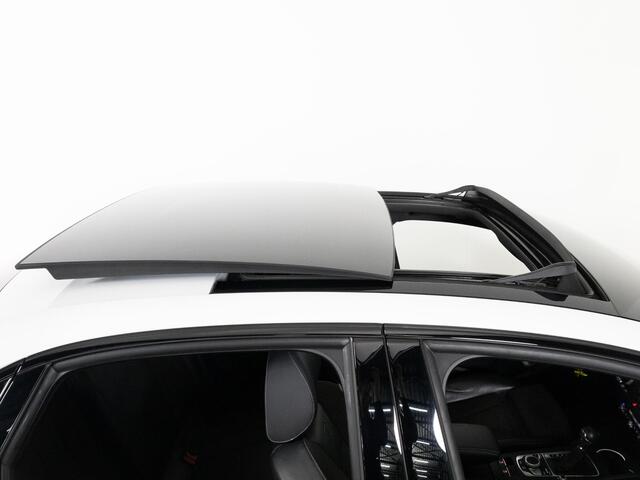 Audi A3 Limousine S-Line 1.5 TFSI 150 PK AUTOMAAT | LED | Panoramadak | Black Optiek | Navigatie |