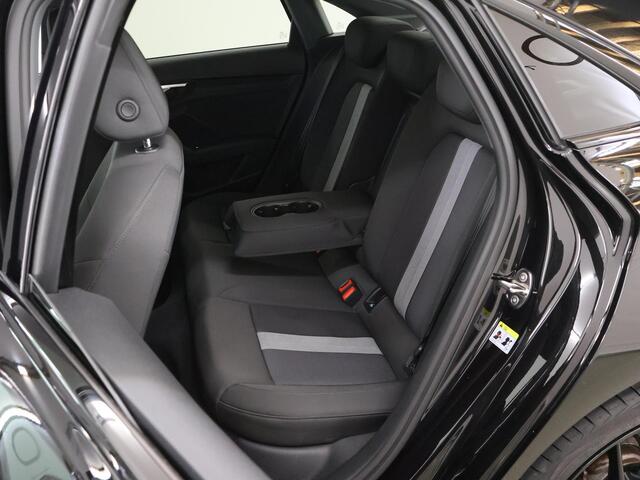 Audi A3 Limousine 35 TFSI S edition | Navigatie | Parkeersensoren | Stoelverwarming | Keyless Go |