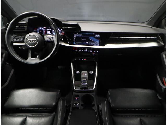 Audi A3 Limousine 35 TFSI Sportline [SPORTSTOELEN, APPLE CARPAY, CRUISE CONTROL, DIGITAL DASH, TREKHAAK, CLIMATE CONTROL, VOL LEDER, FLIPPERS, NAVIGATIE, NIEUWSTAAT]