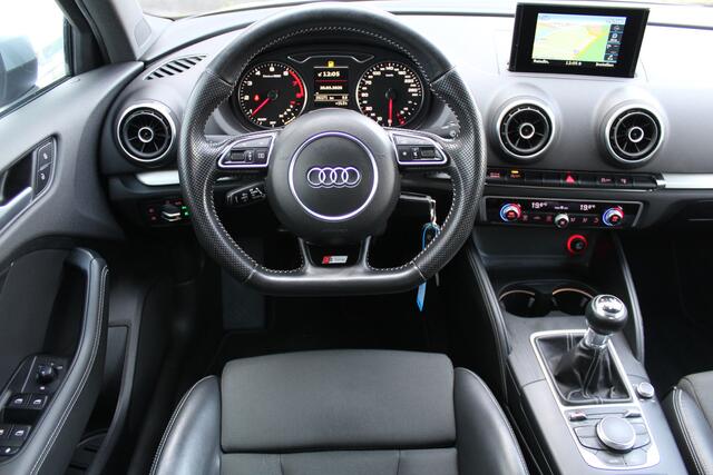 Audi A3 Limousine 1.4 TFSI S-Line CoD Adrenalin Sport | Incl. 12 maanden Garantie | Navigatie | Cruise controle | Climate controle | Trekhaak | Zwarte Hemelbekleding | Bi-Xenon koplampen | Sportstoelen | Origineel NL auto | NAP |