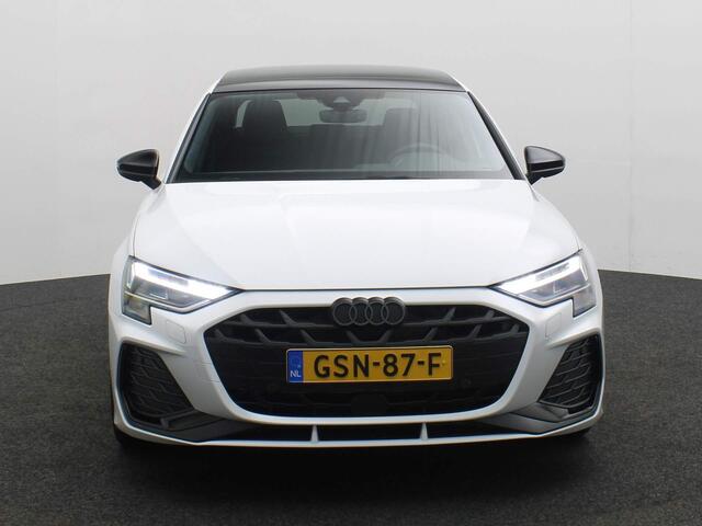 Audi A3 Limousine 35 TFSI 150PK S edition | Panoramadak | Stoelverwarming | 19-Inch | Ambient-Lightning | Adaptive-Cruise | Achterruitrijcamera |