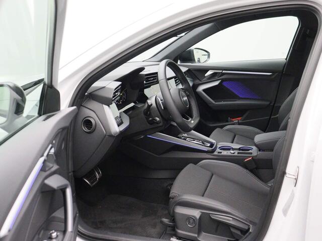 Audi A3 Limousine 35 TFSI 150PK S edition | Panoramadak | Stoelverwarming | 19-Inch | Ambient-Lightning | Adaptive-Cruise | Achterruitrijcamera |