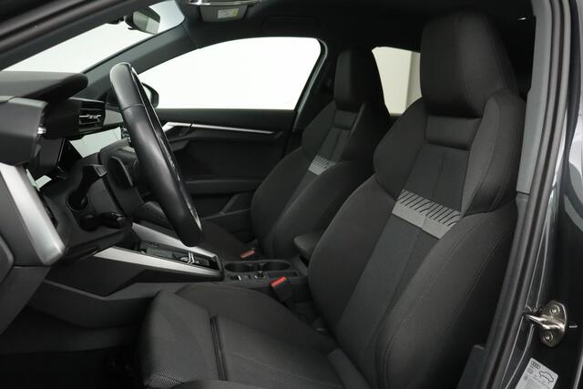 Audi A3 35 TFSI Business Edition | Carplay | Sportstoelen | Virtual Cockpit | Full LED | Navigatie | Audi Sound | PDC | Climate control