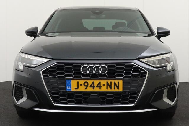 Audi A3 Limousine 30 TFSI Sport NW-Model Sportstoelen LMV 17' Carplay LED