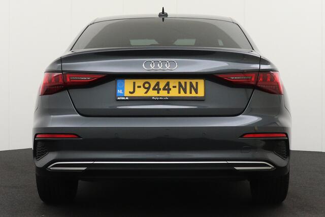 Audi A3 Limousine 30 TFSI Sport NW-Model Sportstoelen LMV 17' Carplay LED