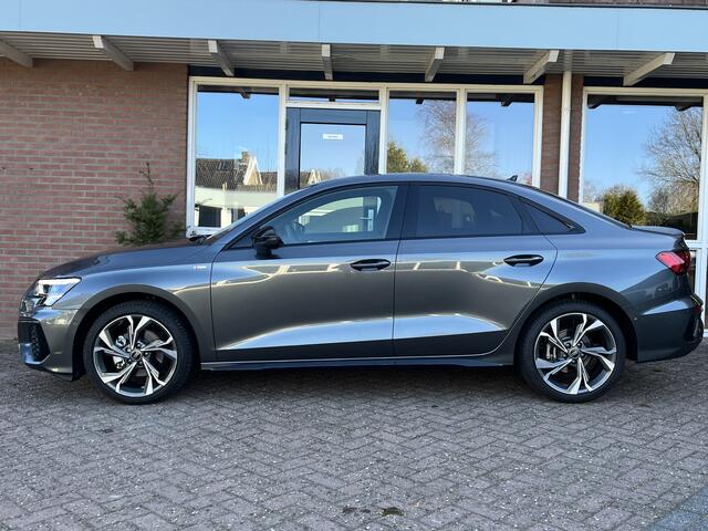 Audi A3 Limousine 35 TFSI 150pk | S-Line | Pano | Stoelverwarming | Adapt. Cruise | A Camera |