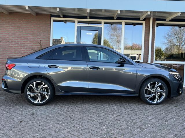 Audi A3 Limousine 35 TFSI 150pk | S-Line | Pano | Stoelverwarming | Adapt. Cruise | A Camera |