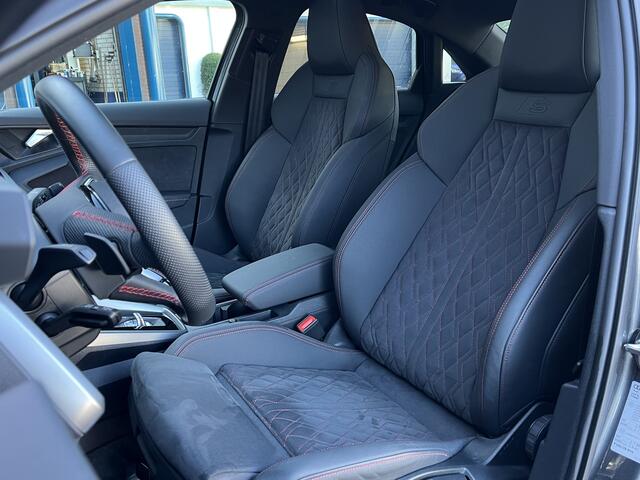 Audi A3 Limousine 35 TFSI 150pk | S-Line | Pano | Stoelverwarming | Adapt. Cruise | A Camera |