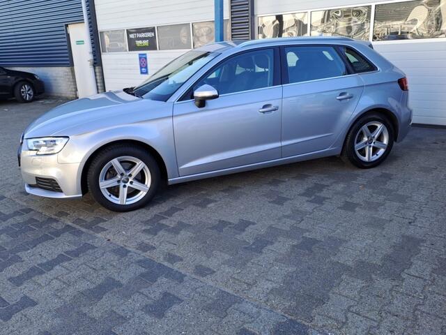 Audi A3 1.4 TFSI COD virtual cockpit!