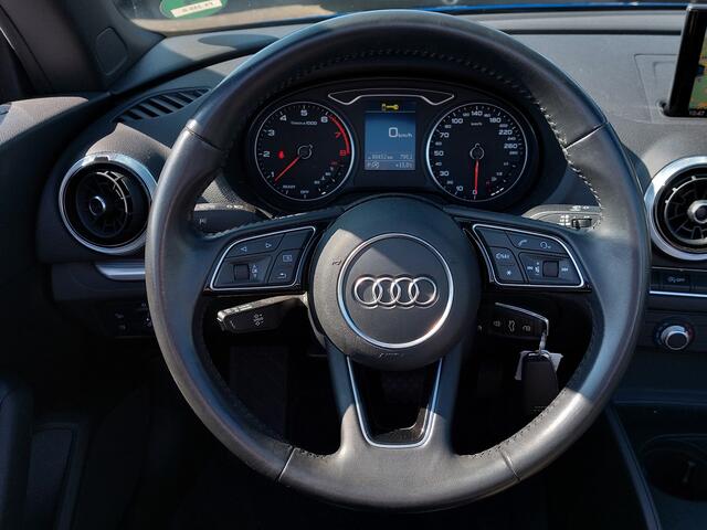 Audi A3 Cabriolet 1.4 TFSI Sport Cabrio Edition | Origineel NL | Navi | Airco | Cruise | Led Koplampen | Pdc | Bluetooth Carkit+Streaming | Sportstoelen | Licht+Regensensor | 17''lm | Windscherm