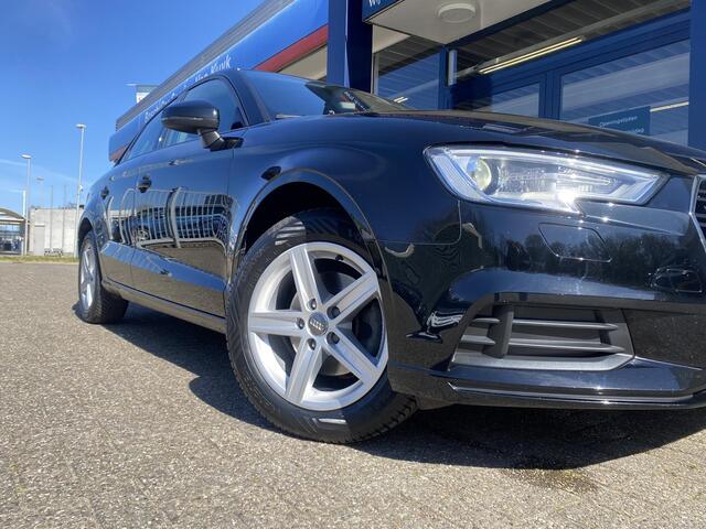 Audi A3 Limousine 30 TFSI Pro Line / NL-Auto / Cruise-Control / Radio-Bluetooth / Navi / Xenon koplampen / Elektr.-Pakket / Armsteun-Voor / PDC-Achter / 16'' LMV / All-Season / ENZ.