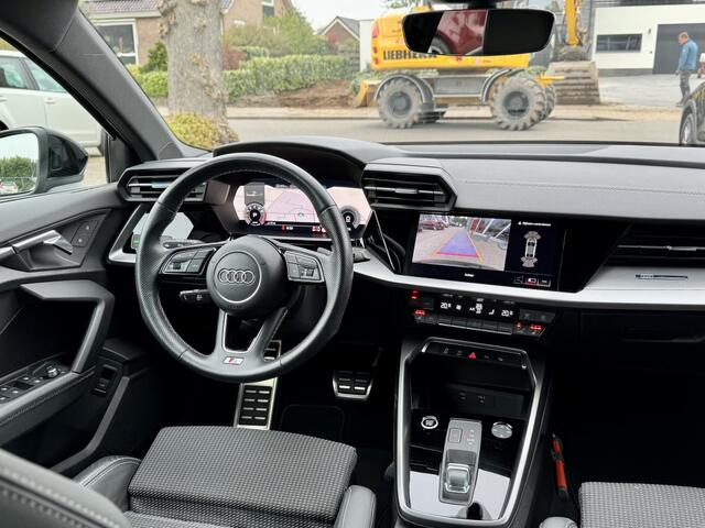 Audi A3 35 TFSI 150PK S-Line Edition Automaat Head-up Camera 1e eigenaar