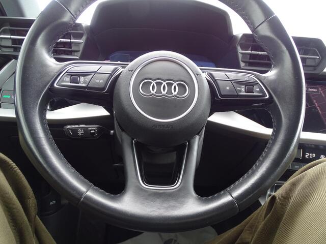 Audi A3 Limousine 35 TFSI S line edition Automaat, F1-Flippers, Sport Interieur, Key-Less, Navigatie, Multimedia, Airco/ECC, CruiseControl, Parkeersensoren, LM-velgen, Led