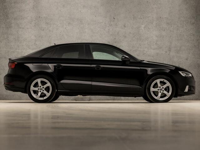 Audi A3 Limousine 30 TFSI Sport (DIGITAL COCKPIT, GROOT NAVI, CLIMATE, GETINT GLAS, LED KOPLAMPEN, SPORTSTOELEN, PARKEERSENSOREN, DYNAMISCHE KNIPPERLICHTEN, CRUISE, NIEUWE APK, NIEUWSTAAT)