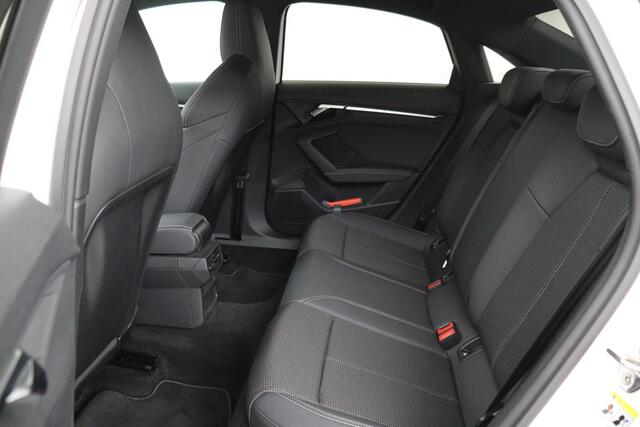 Audi A3 35 TFSI S edition | Adaptive cruise | Carplay | Sportstoelen | Virtual Cockpit | Full LED | Navigatie | Climate control | S Line