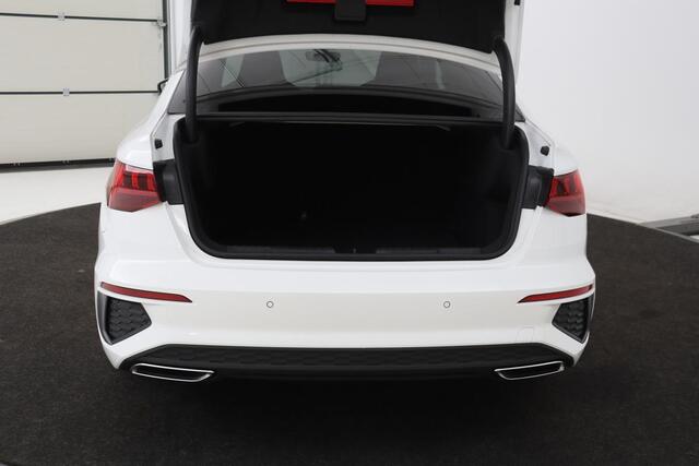 Audi A3 35 TFSI S edition | Adaptive cruise | Carplay | Sportstoelen | Virtual Cockpit | Full LED | Navigatie | Climate control | S Line