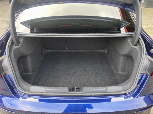 Audi A3 30 TFSI S EDITION MATRIX-LED/PDC/STOELVERW/PDC/NAVI