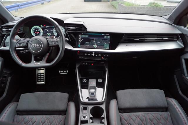 Audi A3 Sportback 45 TFSI e (245pk) 3X S-line LED/Alcantara/19 inch/S3