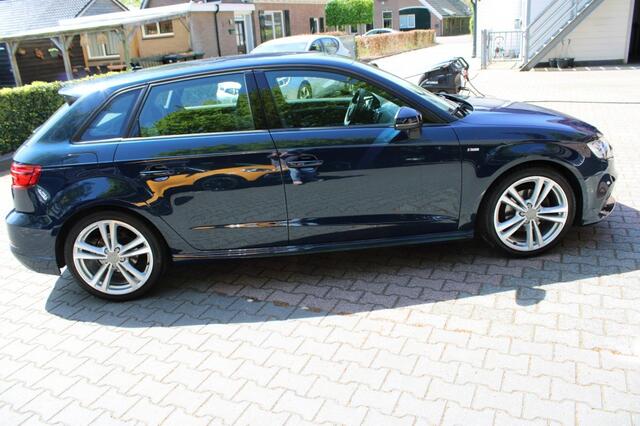 Audi A3 30 TFSI Advanced Sport 2X S-line virtual cockpit - stoelverwarmi