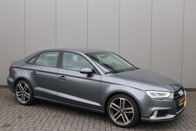 Audi A3 Limousine 116PK TFSI Sport S Line Edition Navigatie/Camera/Stoelverwarming/Parkeerhulp tekst aanvullen en klaar