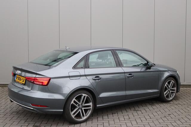Audi A3 Limousine 116PK TFSI Sport S Line Edition Navigatie/Camera/Stoelverwarming/Parkeerhulp tekst aanvullen en klaar