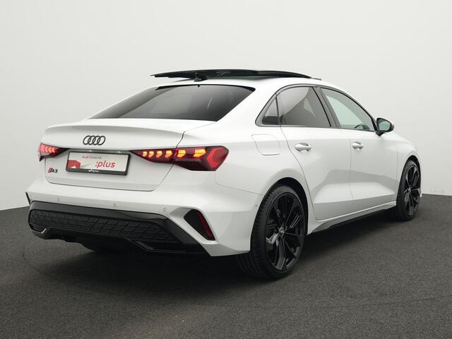 Audi A3 Limousine 30 TFSI 116 pk S-tronic S edition / S-line | Panoramadak | Matrix LED | Parkeersensoren voor/achter | Adaptive Cruise | Stoelverwarming | 19 inch