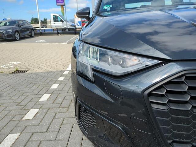 Audi A3 Limousine 30 TFSI Pro Line / Digitale Cockpit / Parkeersensoren Voor & Achter / 16" LMV / Cruise Control