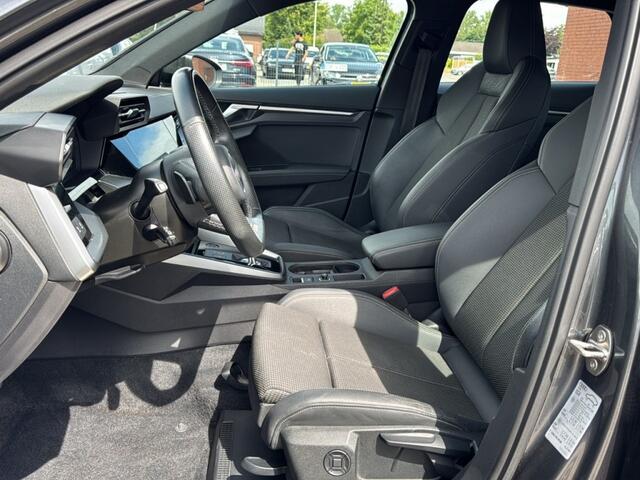 Audi A3 35 TFSI S-LINE CAMERA/NAVI/CARPLAY/ACC