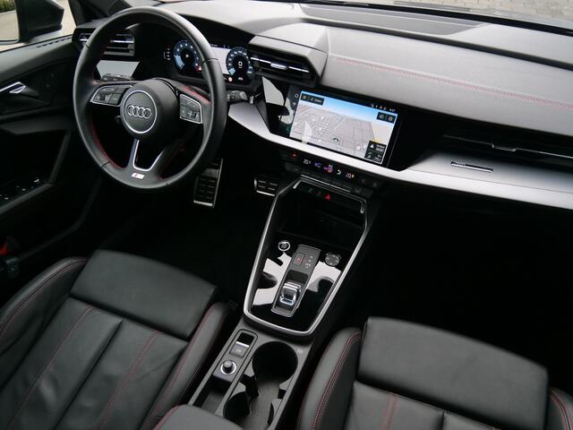 Audi A3 Limousine 30 TFSI S edition 111 Pk Automaat Navi / DAB / Apple Carplay / PDC / Leer